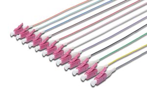 DK-25332-02-4 Professional durchgefärbte LC Simplex OM4 Pigtails